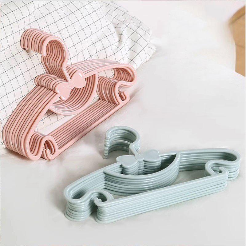 Baby Clothing Hanging Rack - 12 個のベビーキッズ服ハンガーセット耐久性のある滑り止め衣類吊り下げラック幼児服ディスプレイオーガナイザー