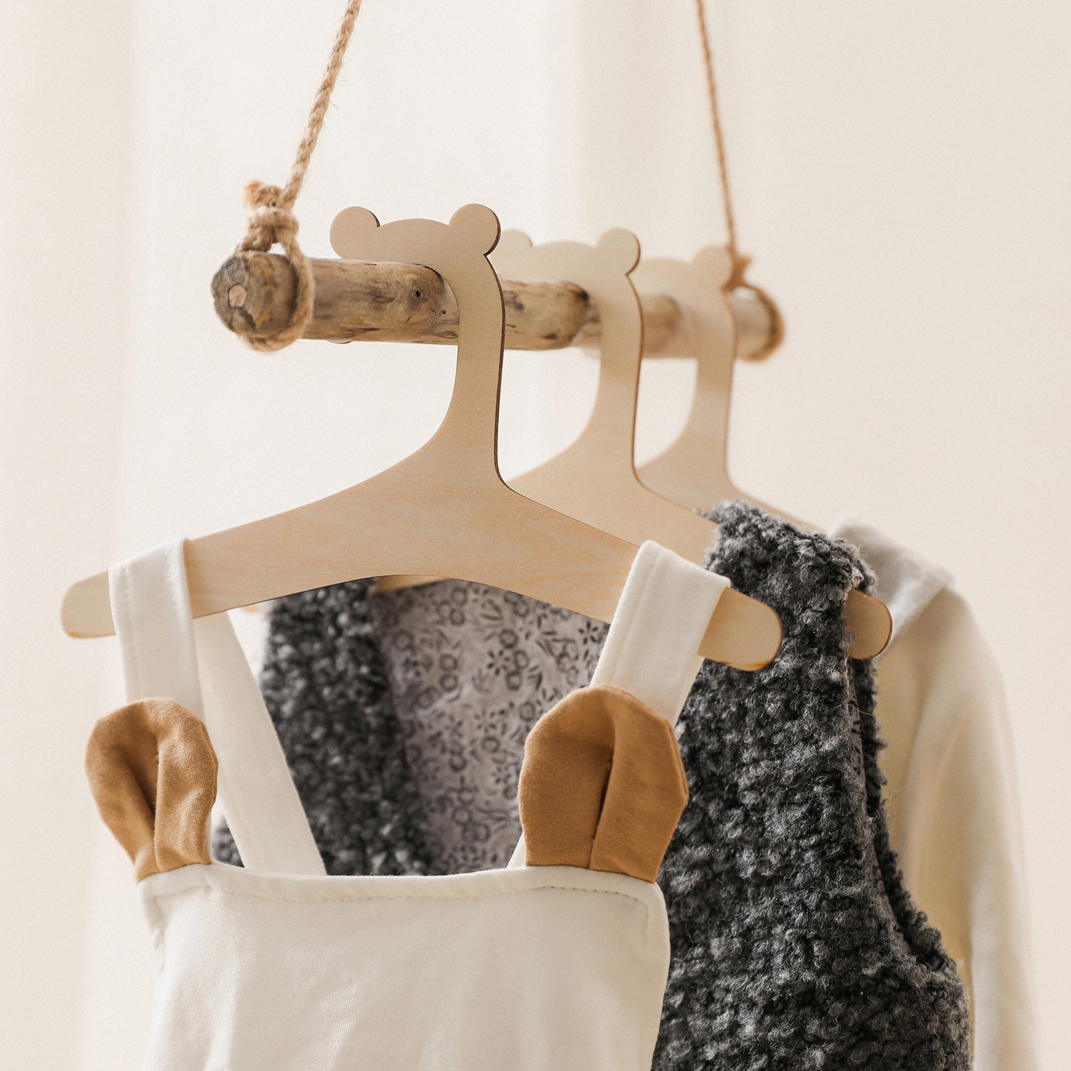 5/10 個木製ベビーハンガー子供服収納ハンガー保育園用子供 - Baby Clothing Hanging Rack のレビューと価格